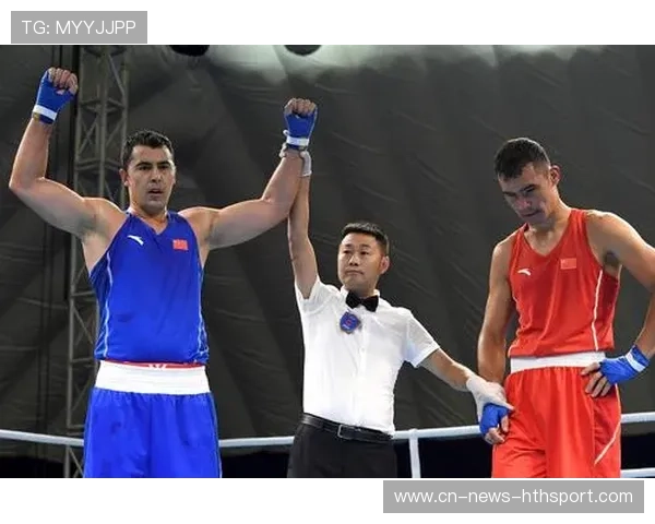 拳击赛裁判读秒时刻引全场尖叫