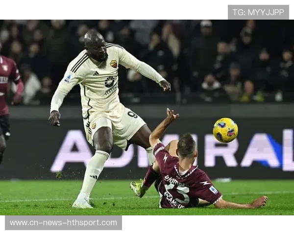 卢卡库门前横向摆脱形成致命射门点——如何巧妙打破防线,力挽狂澜 卢卡库门前横向摆脱形成致命射门点——如何巧妙打破防线,力挽狂澜